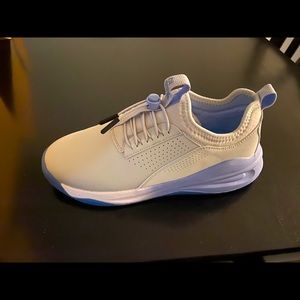 Clove healthcare sneakers size women’s 7